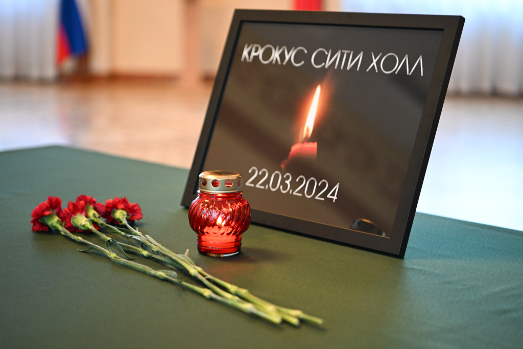 Президент НОК Беларуси почтил память жертв теракта в Подмосковье