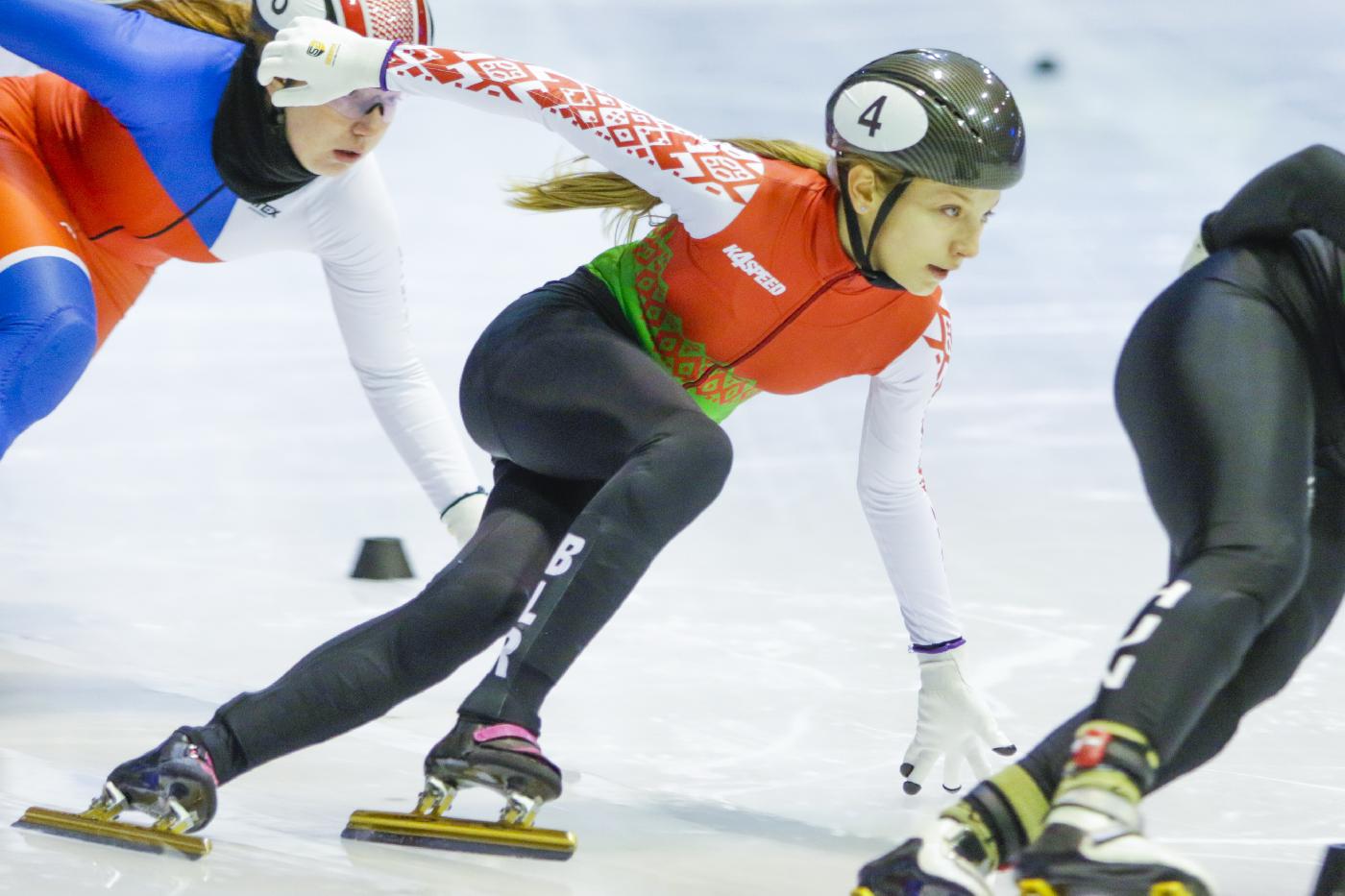 Яна Домбровская – бронзовый призер ЕЮОФ-2019 в шорт-треке