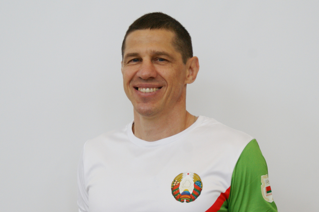 Александр Шлык_тренер+.JPG