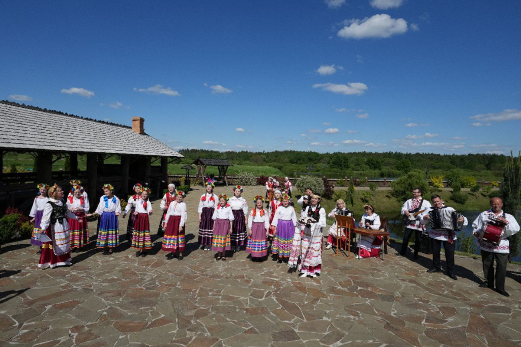 photo_2022-06-03_19-50-44.jpg photo_2022-06-03_19-50-44.jpg