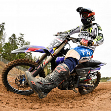 Мотокросс 195