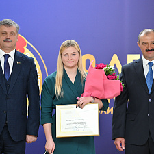 Виктор Лукашенко поздравил Министерство спорта и туризма Республики Беларусь с 30-летием 37