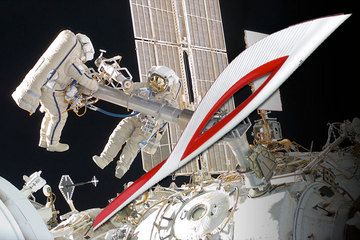 olympictorch-spacewalk