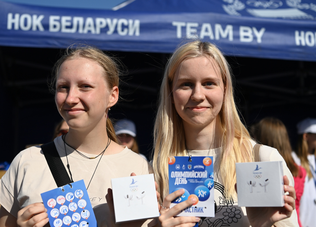 Шесть тысяч подарков и шоу байкеров: в Минске состоялся Олимпийский день