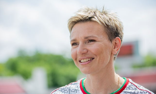 ЮЛИЯ НЕСТЕРЕНКО: "РАЗВЕРНУЛАСЬ К САМОЙ СЕБЕ И ОБРЕЛА ГАРМОНИЮ" ЮЛИЯ НЕСТЕРЕНКО: "РАЗВЕРНУЛАСЬ К САМОЙ СЕБЕ И ОБРЕЛА ГАРМОНИЮ"