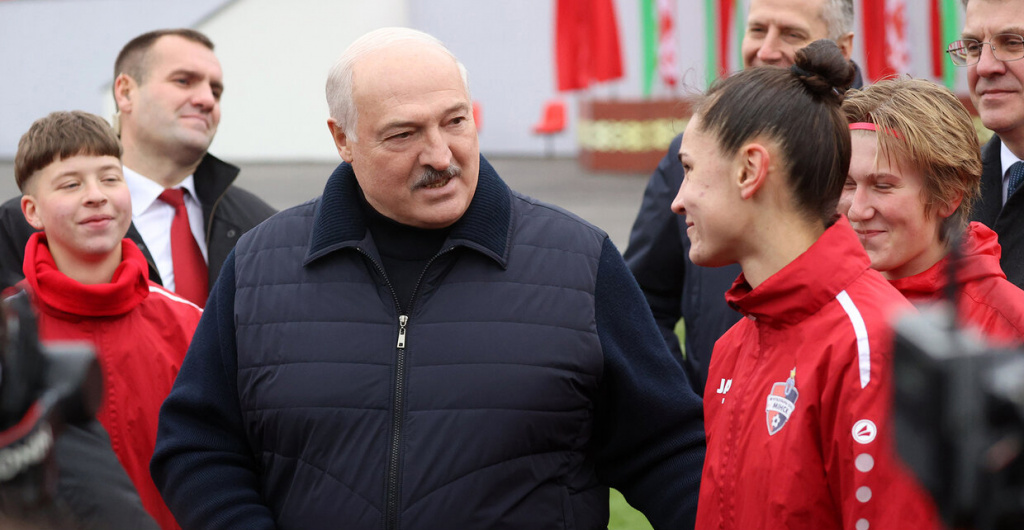 Aleksandr Lukashenko inspects renovated Traktor Stadium in Minsk Aleksandr Lukashenko inspects renovated Traktor Stadium in Minsk