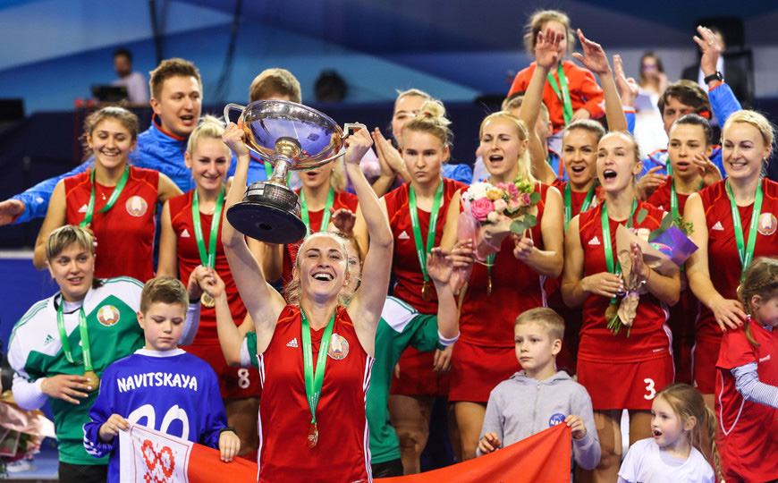 Лукашенко поздравил женскую сборную Беларуси с победой на ЧЕ по индор-хоккею