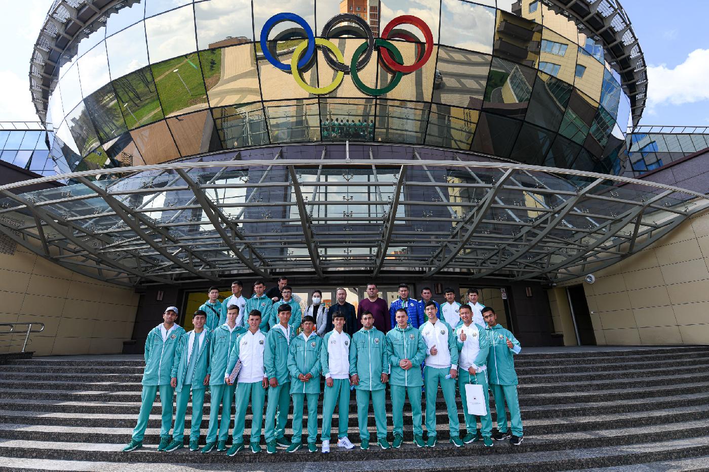 Молодежная сборная U-21 по хоккею на траве Узбекистана посетила Олимпийский музей