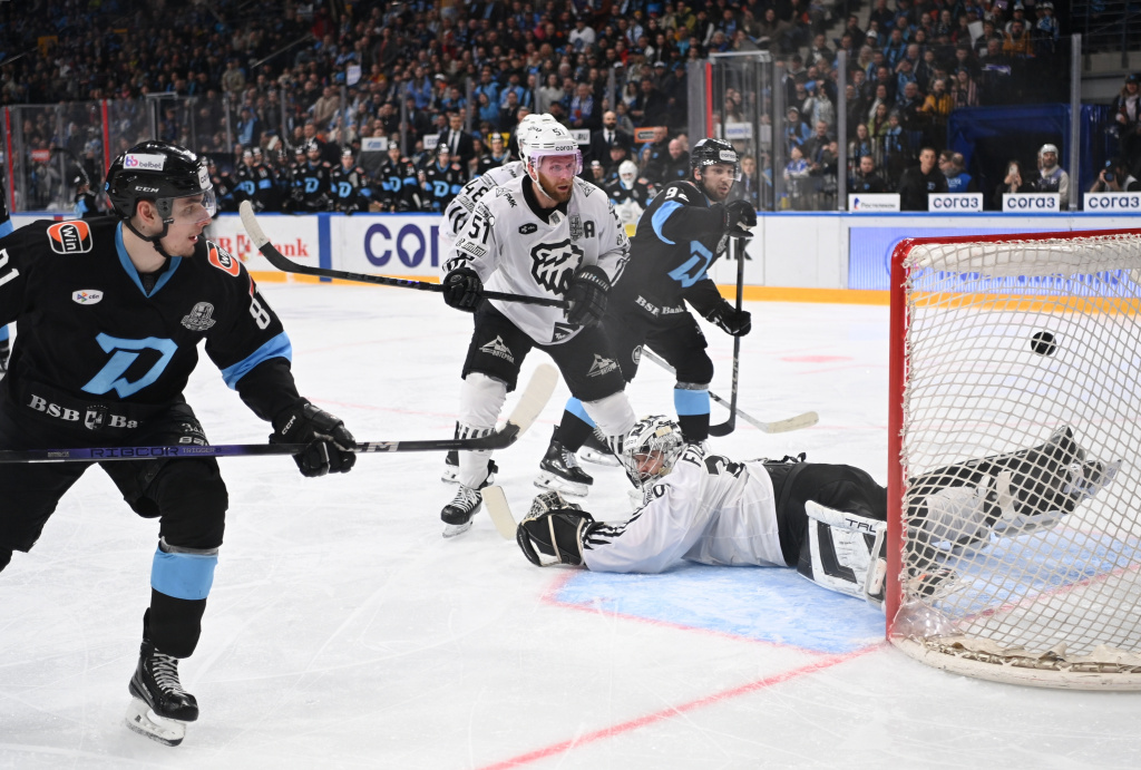 Хоккеисты "Динамо-Минск" добились самой крупной победы в плей-офф КХЛ