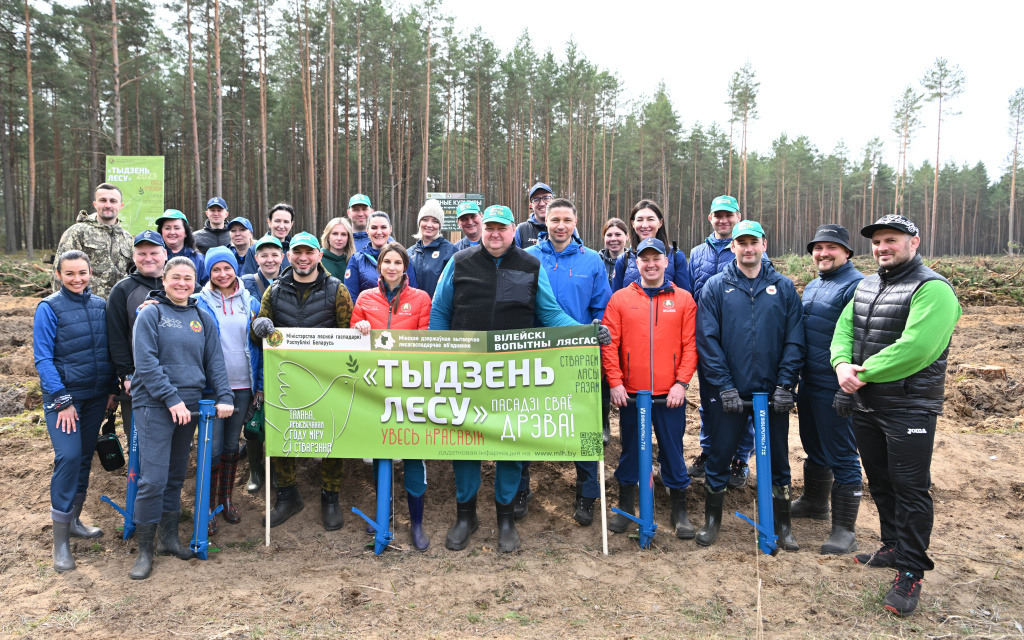 Известные атлеты и сотрудники НОК Беларуси поддержали акцию "Неделя леса-2023"