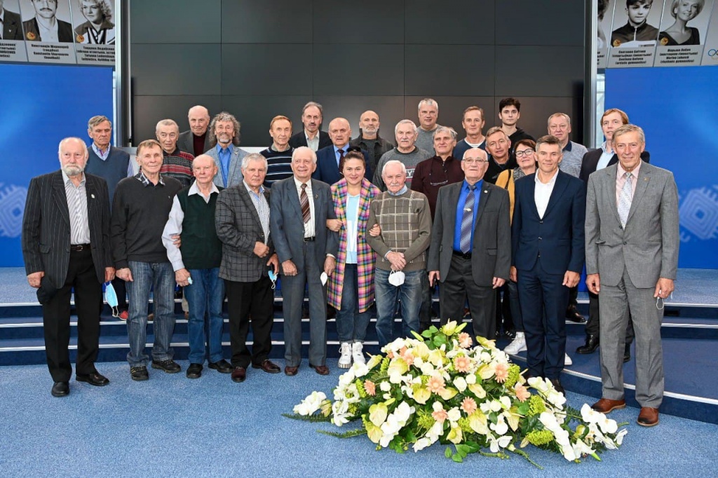 Чемпионы Олимпиады и мира по велоспорту посетили НОК Беларуси Чемпионы Олимпиады и мира по велоспорту посетили НОК Беларуси