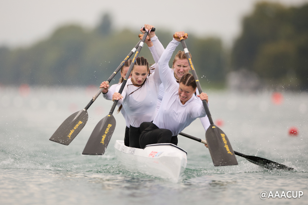 Ангелина Бардановская, Виктория Нестеренко, Ольга Климова, Елизавета Примак серебряные призеры ЧМ в каноэ-четверке 