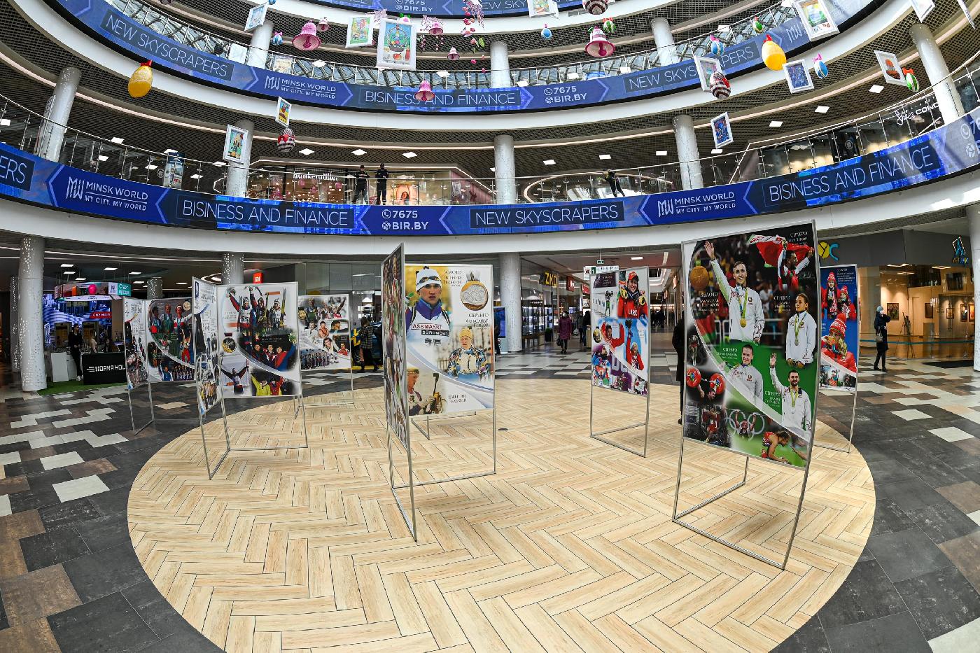 Фотовыставка «Истории наших побед!» разместилась в ТЦ «Dana Mall» 