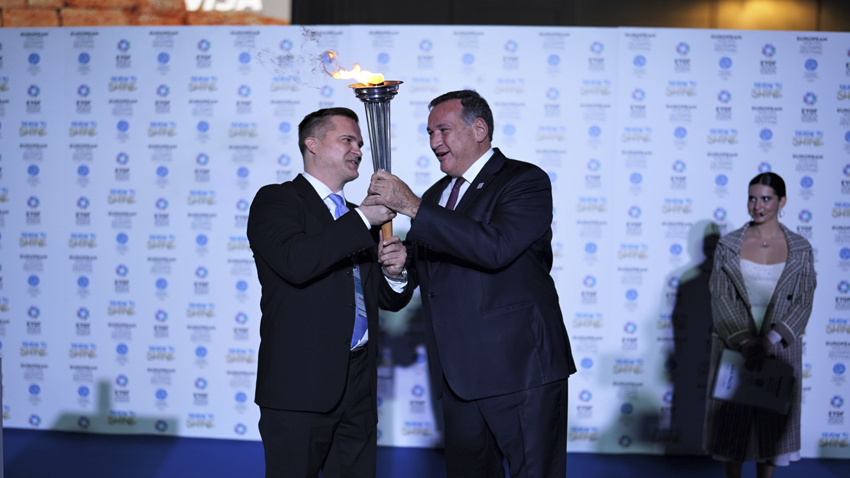 Капралос ЕЮОФ.jpg