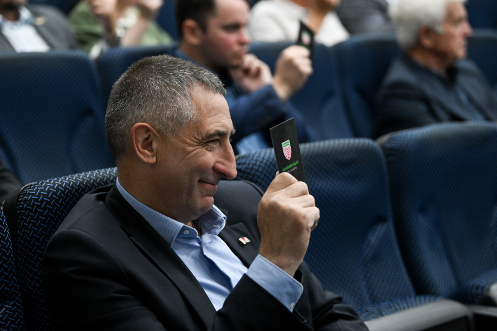 Конфереция ассоциации хоккея 55.jpg