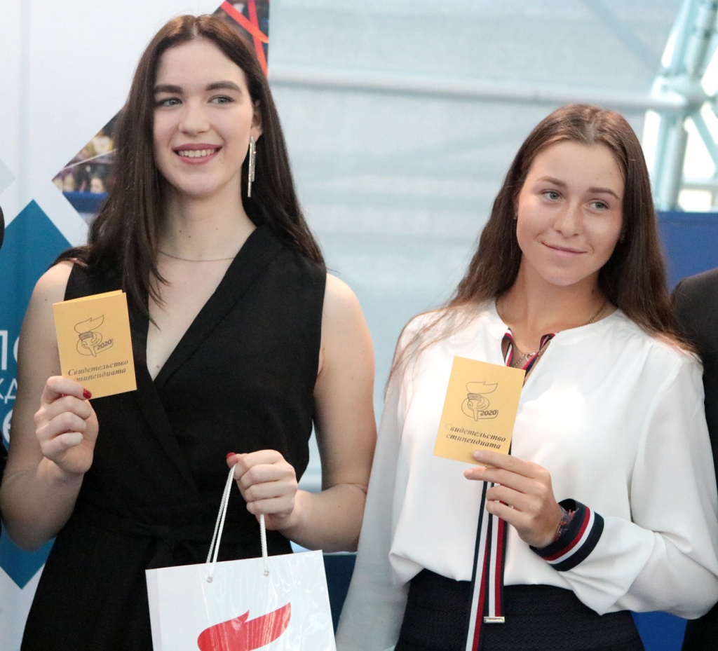 Теннисистки_4252.jpg Теннисистки_4252.jpg