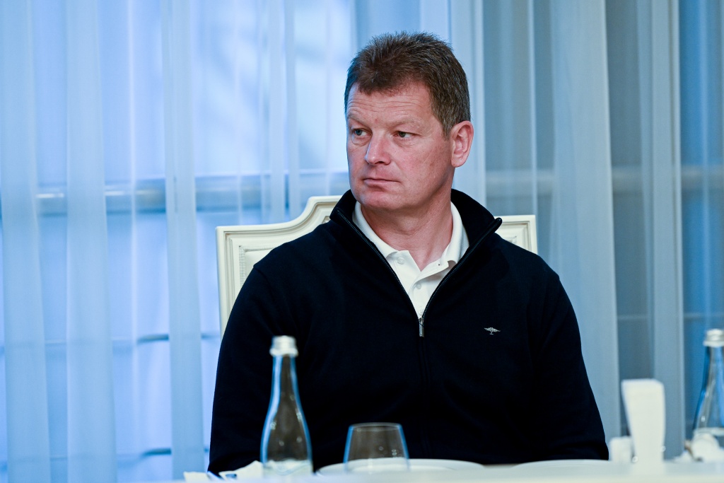 Райнхард Встреча с командой по биатлону 8.JPG