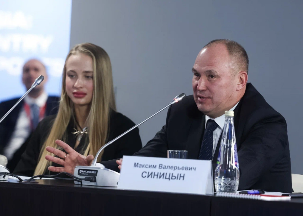 Синицын 0C6A8502.jpg Синицын 0C6A8502.jpg