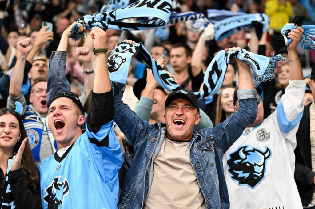 Болельщики хоккей_2025-11-03_21-30-37.jpg Болельщики хоккей_2025-11-03_21-30-37.jpg