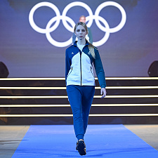 отмечает 30-летие 114