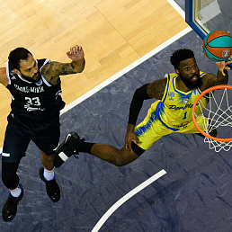 Баскетболисты "Цмокі-Мінск" победили "Перистери" в матче Кубка ФИБА