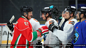 Александр Лукашенко побывал на тренировке у "Динамо-Минск"