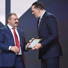 отмечает 30-летие 92