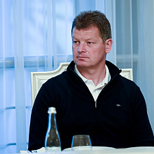 с командой по биатлону 8