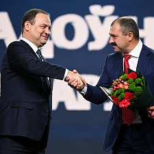 отмечает 30-летие 57