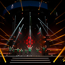 отмечает 30-летие 67