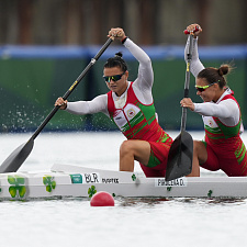 Кемпір екі еркекпен жыныстық қатынасқа түседі