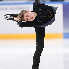 Новокузнеце откатали короткую программу фигуристы 10