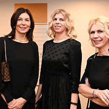 отмечает 30-летие 41