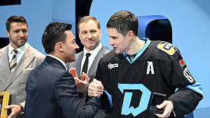 Vadim Shipachyov honored in Minsk for 1,000th career point in KHL 