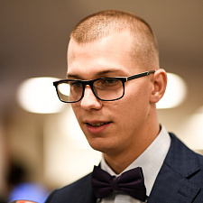 отмечает 30-летие 39