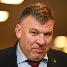 отмечает 30-летие 30