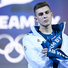 отмечает 30-летие 126