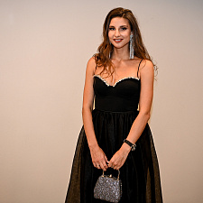 отмечает 30-летие 23