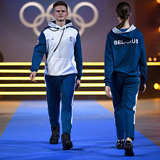 отмечает 30-летие 122