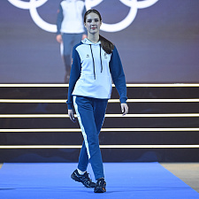 отмечает 30-летие 120