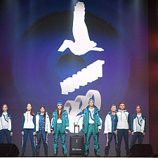 отмечает 30-летие 139