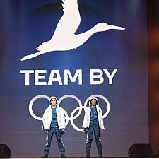 отмечает 30-летие 127