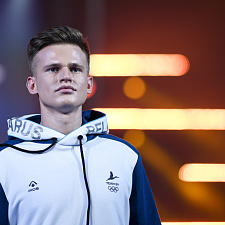 отмечает 30-летие 123