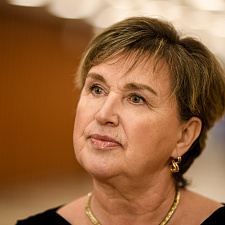 отмечает 30-летие 9