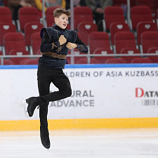 Новокузнеце откатали короткую программу фигуристы 11