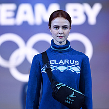 отмечает 30-летие 112