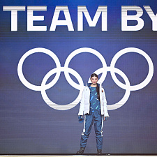 отмечает 30-летие 124