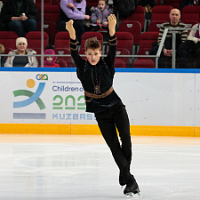 Новокузнеце откатали короткую программу фигуристы 12